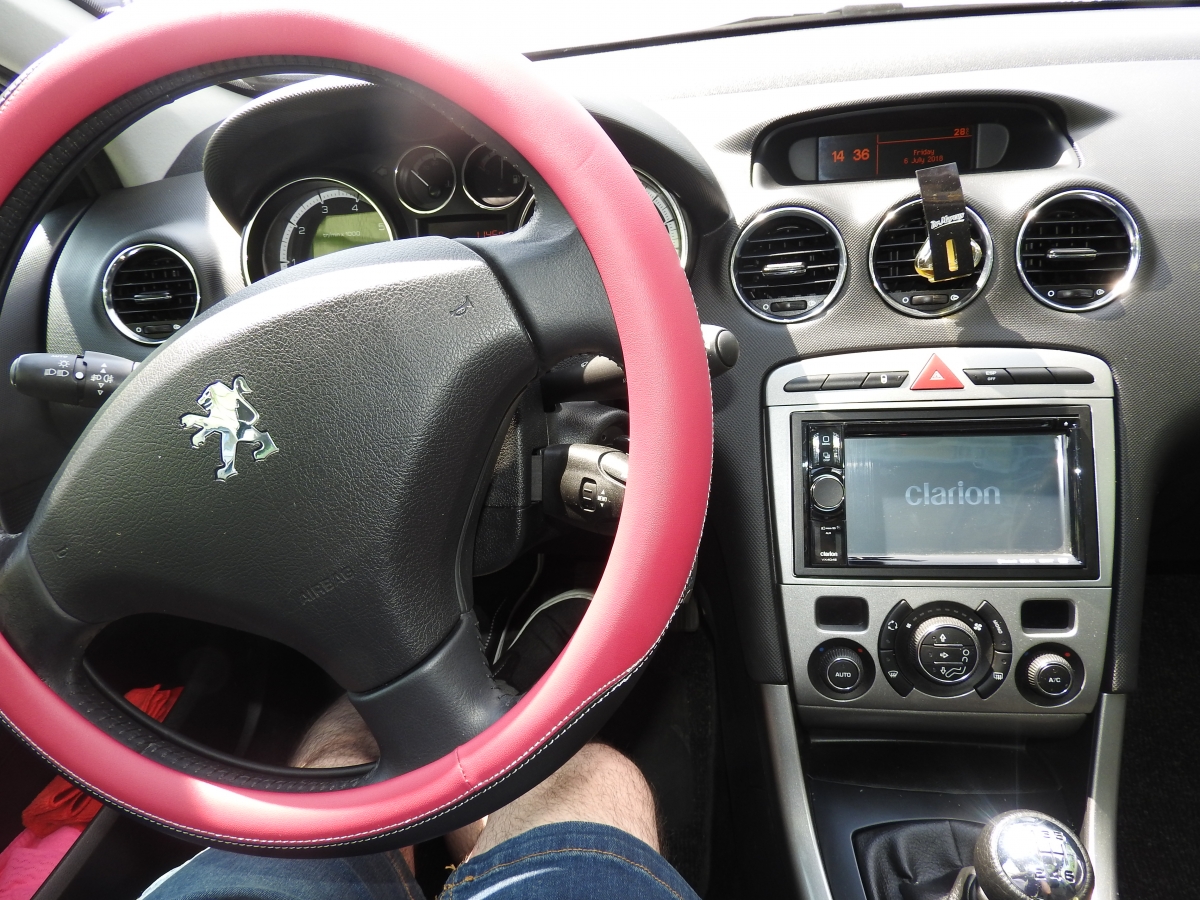 Peugeot 308 SW clarion.jpg